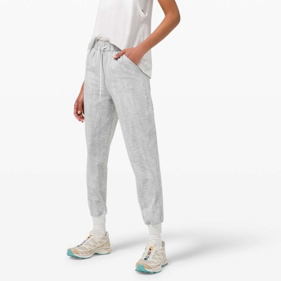 Lululemon Stretch High Rise Jogger Size 4 - Picture 2 of 9